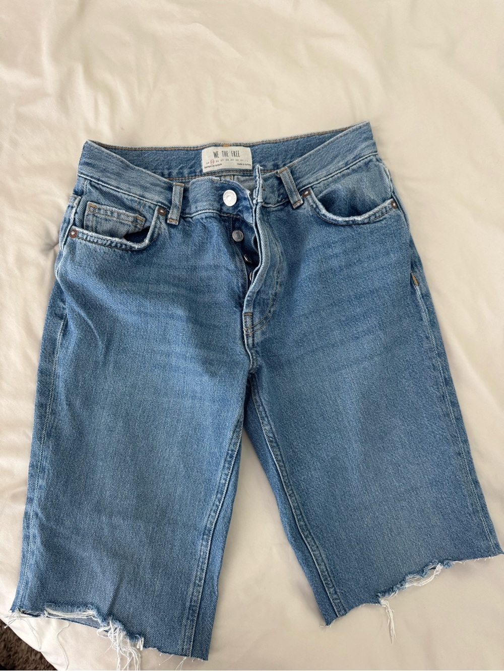 We The Free Light Blue Boyfriend Bermuda Jeans with Raw Hem